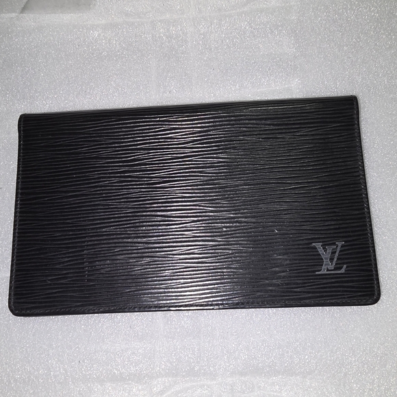 Louis Vuitton Handbags - Authentic Louis Vuitton Black Epi Long Wallet in EUC Pre-loved